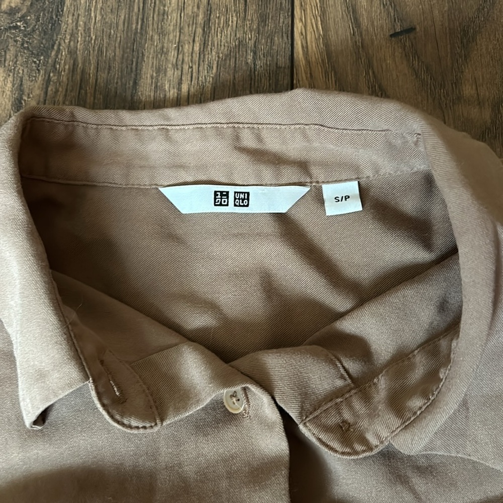Uniqlo Women’s Tan Dress Shirt